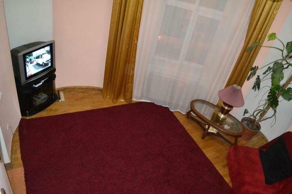 2-Х Рівнева Квартира В Центрі Університет Франка З Парковкою リヴィウ エクステリア 写真